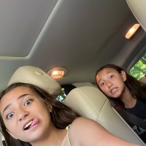 Meet your Posher, Elaina